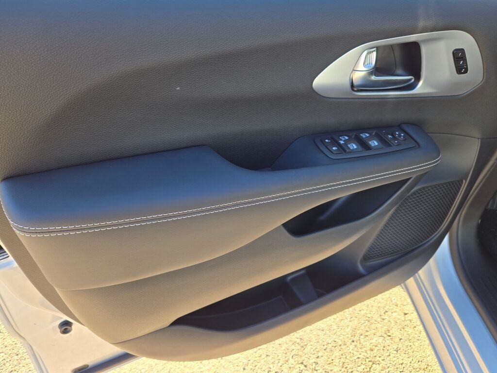 2026 Chrysler Pacifica Limited - Photo 21