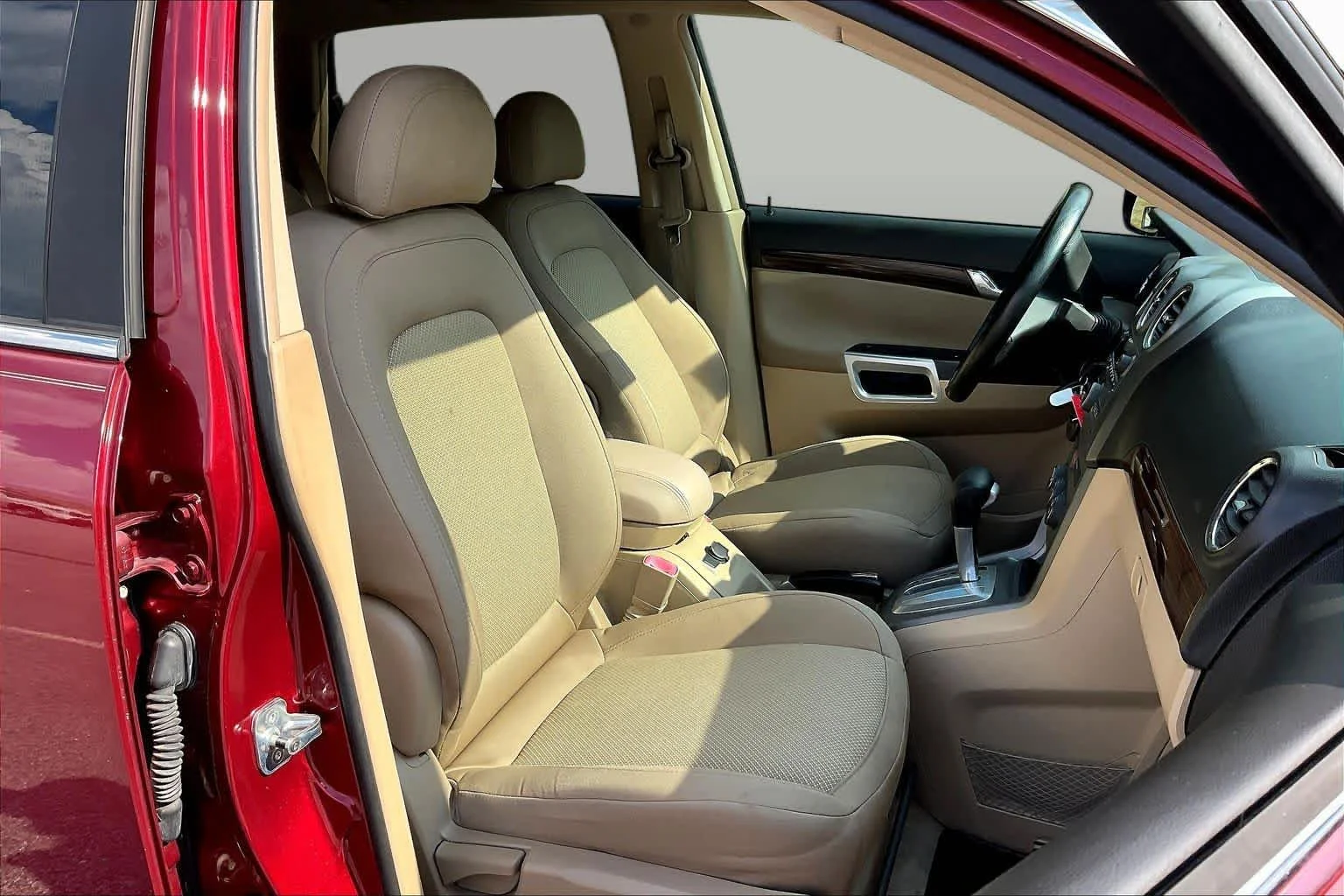 Used 2008 Ruby Red Saturn XR image 8
