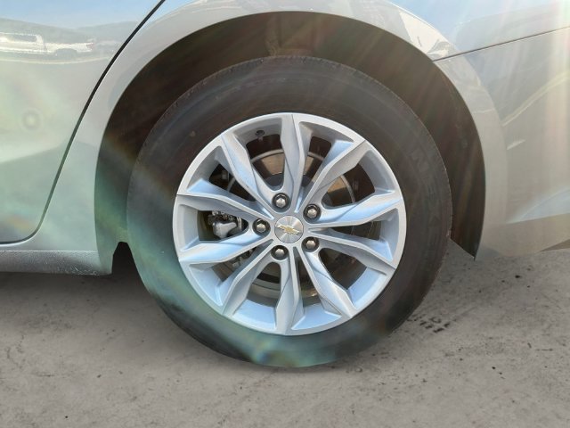 Used 2023 Gray Chevrolet LT image 9