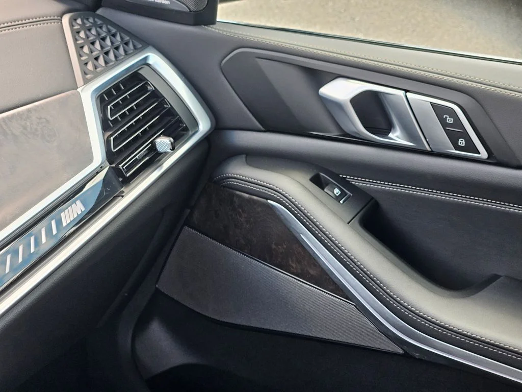 Certified Used 2026 Skyscraper Grey Metallic BMW M60i image 33