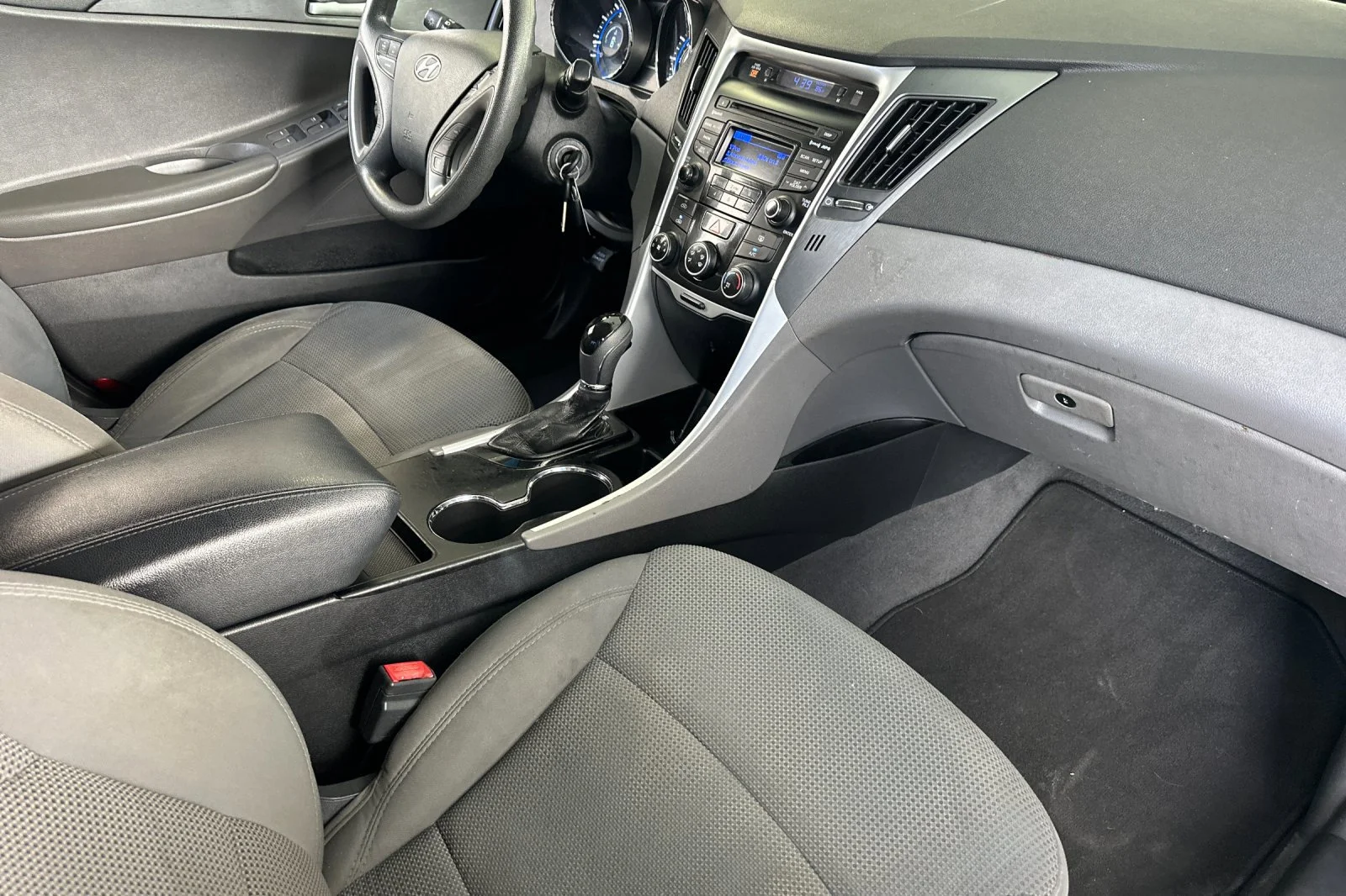 Used 2014 Harbor Gray Metallic Hyundai GLS image 15