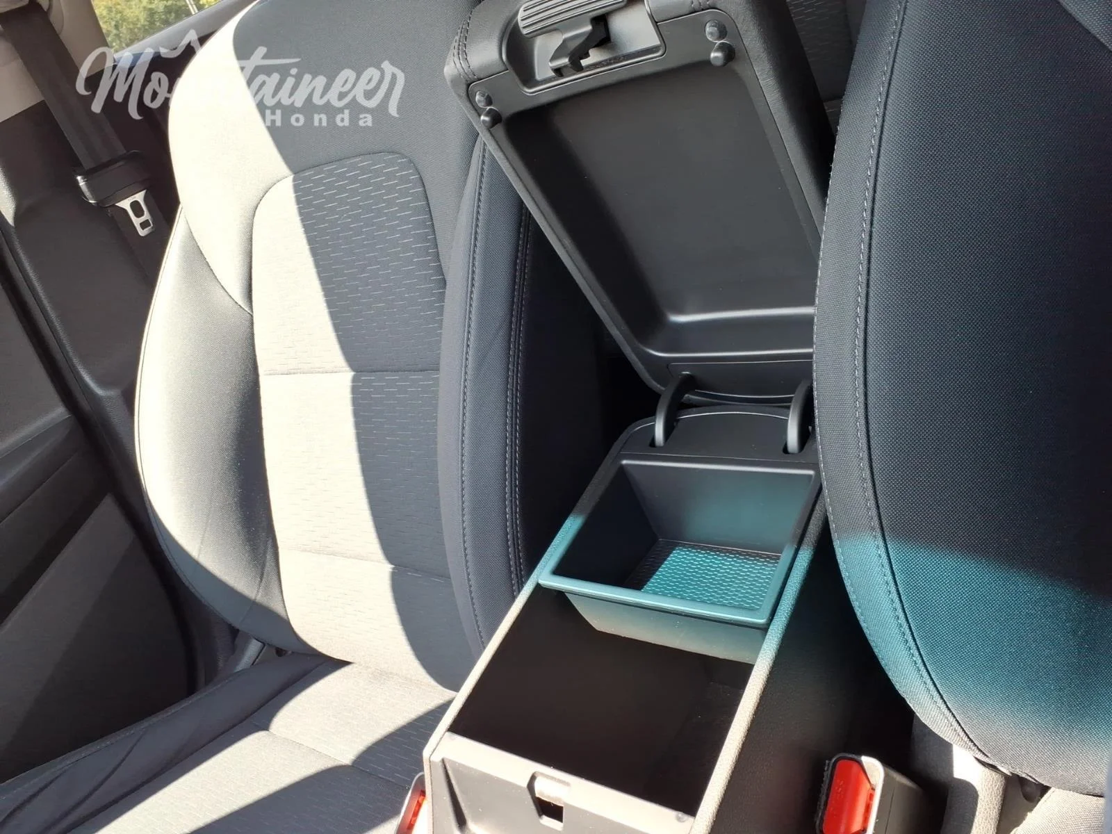 Used 2019 Aqua Blue Hyundai Value image 37