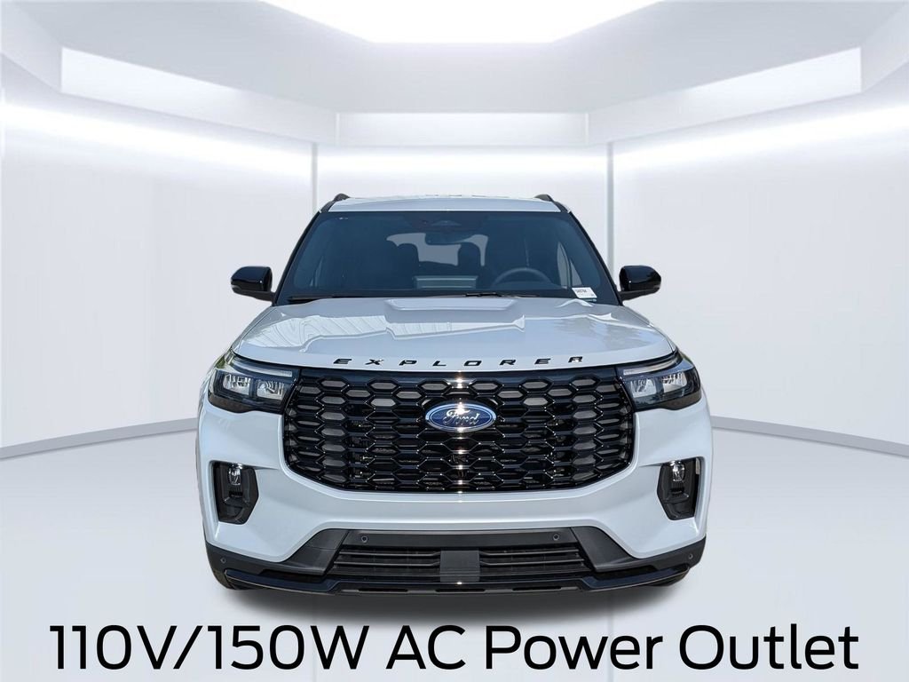 New 2026 Space White Metallic Ford ST-Line image 13