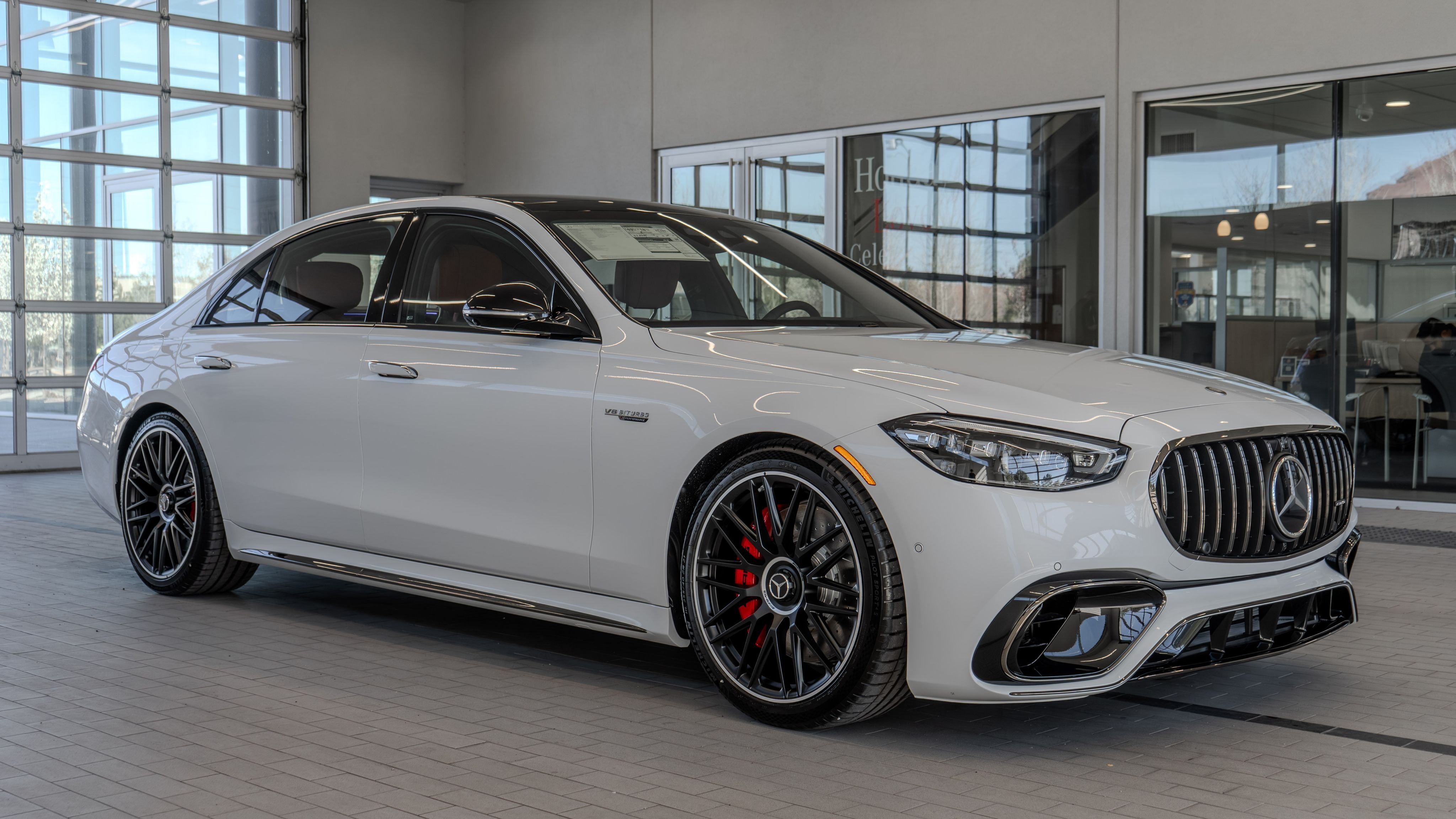 New 2026 MANUFAKTUR Moonlight White Metallic Mercedes-Benz S 63 E AMG® image 12