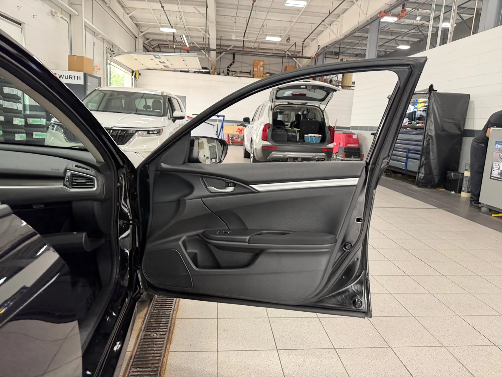 Used 2016 Crystal Black Pearl Honda LX image 29