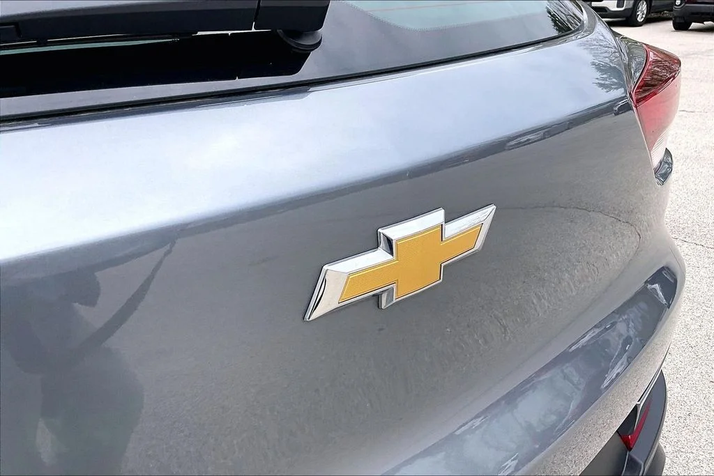 Used 2022 Gray Chevrolet LS image 8