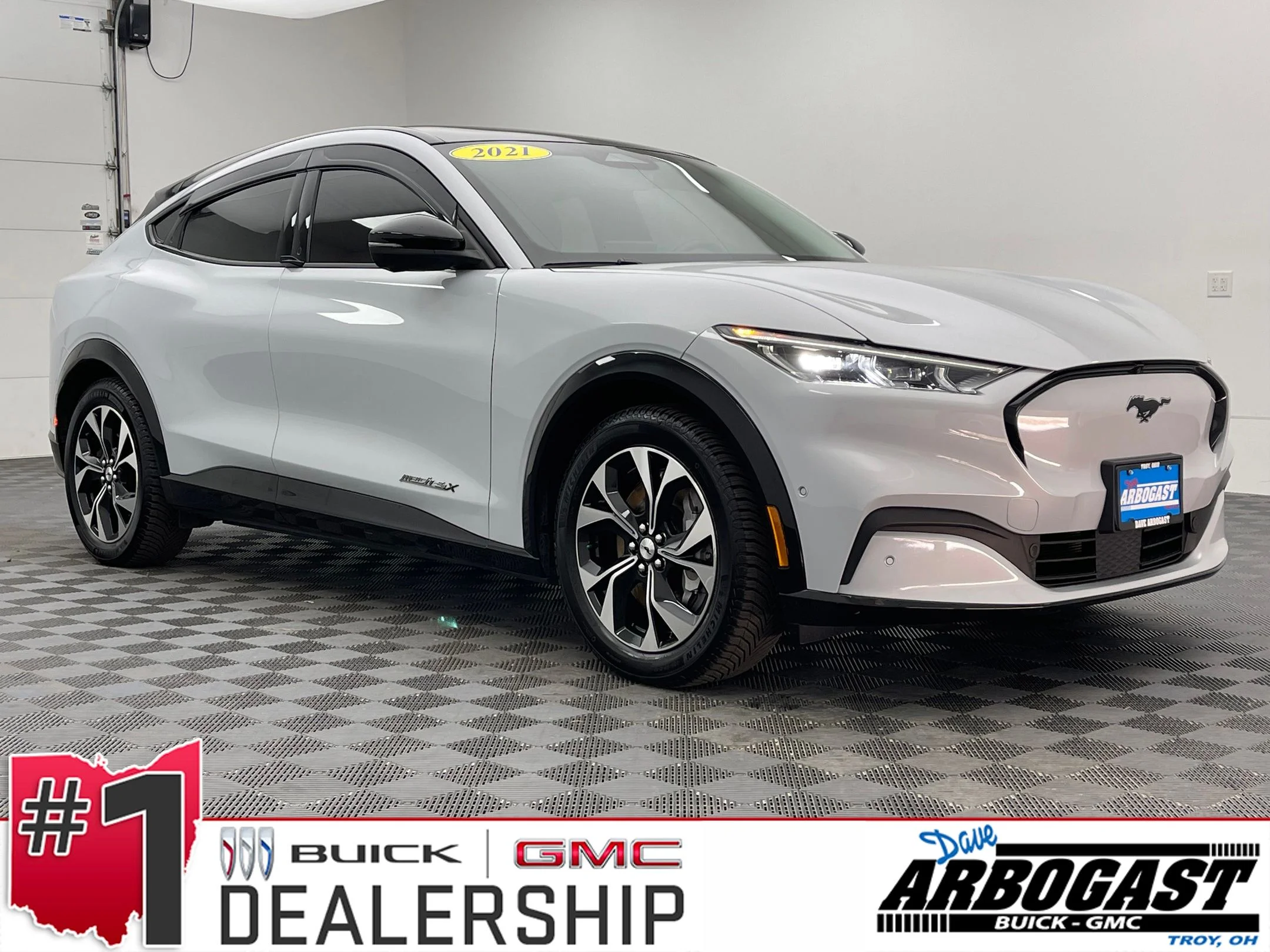 Used 2021 White Metallic Ford Premium image 1