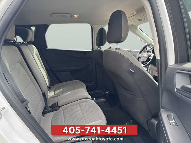 Used 2022 White Ford SE image 25