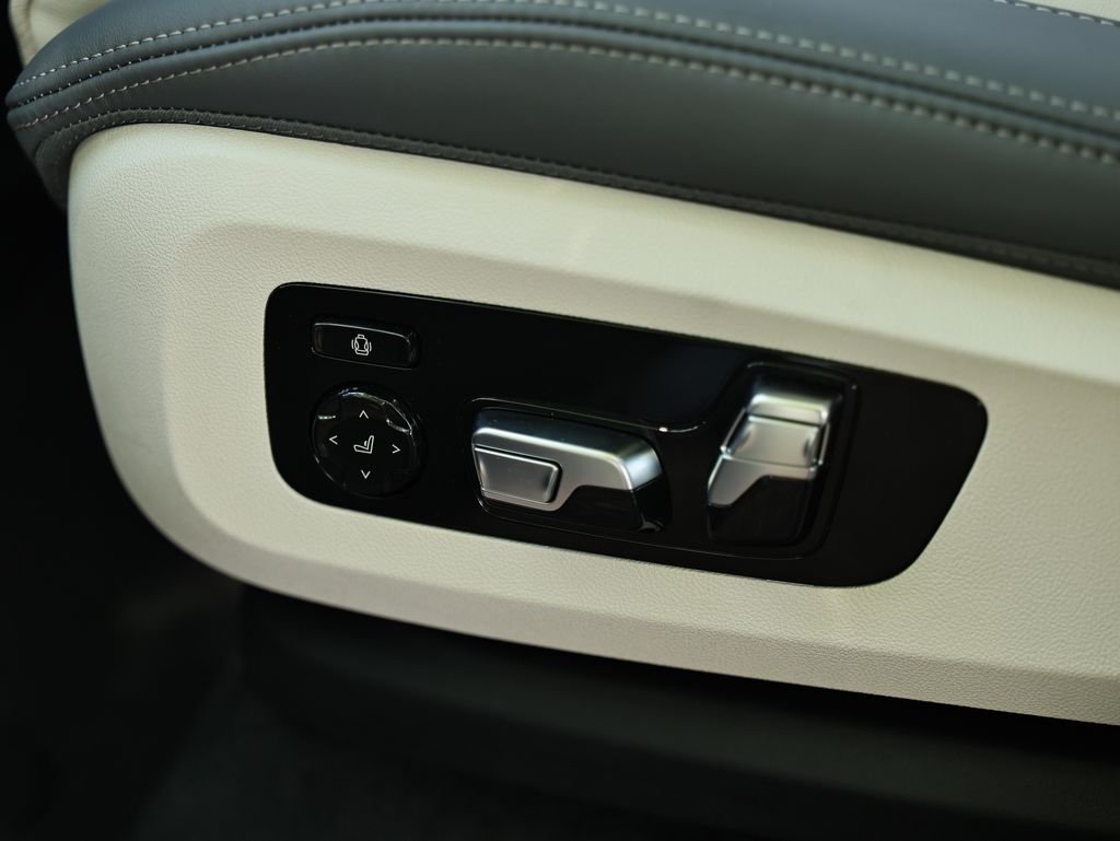 New 2027 Blue Ridge Mountain Metallic BMW xDrive40i image 21