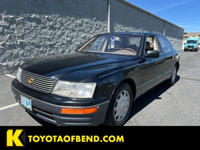 1996 Lexus LS 500's photo