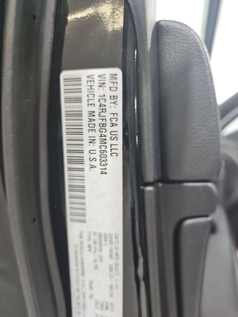 Used 2021 Black Jeep Limited image 30