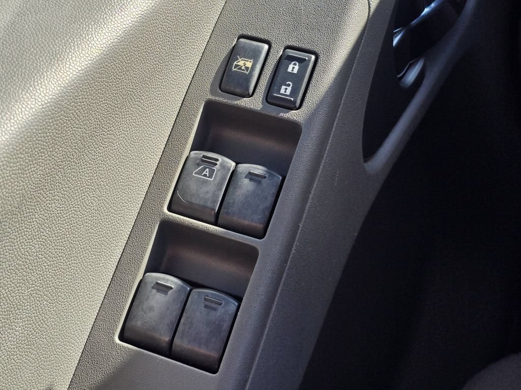 Used 2007 Super Black Nissan SE image 13