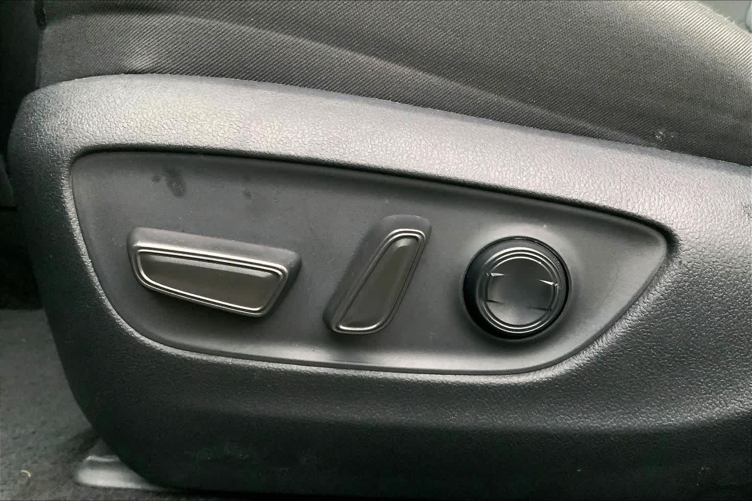 Used 2024 Silver Sky Metallic Toyota Hybrid XLE image 69