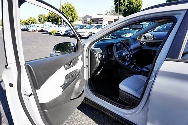 Used 2023 Silver Hyundai SEL image 34