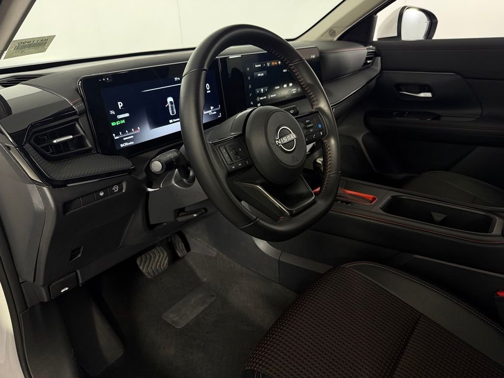 Used 2025 White Nissan SR image 20