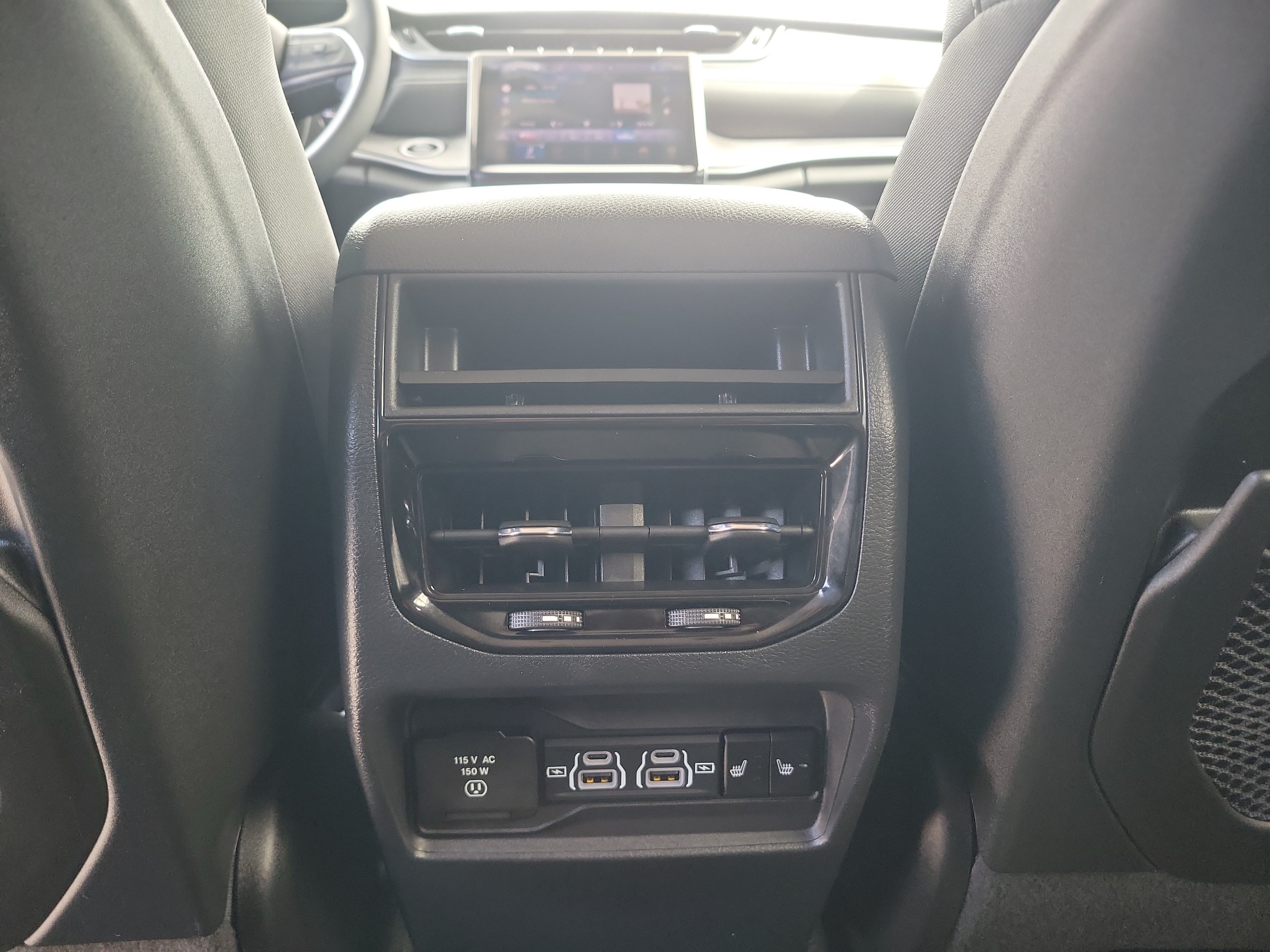 Used 2024 Diamond Black Crystal Pearlcoat Jeep Limited image 12