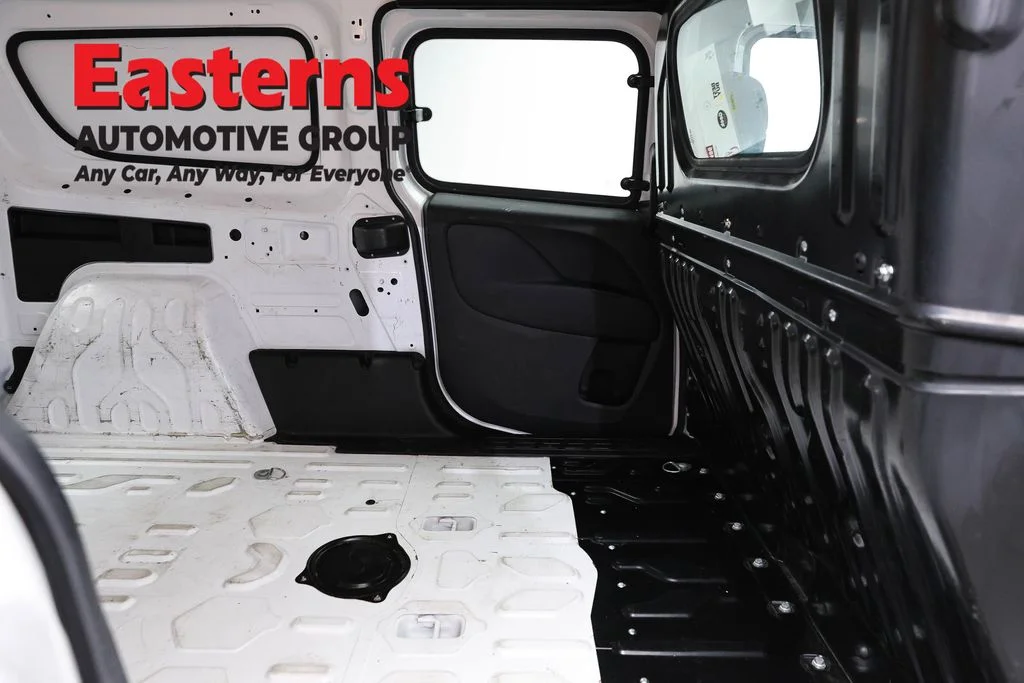 Used 2021 White Ram Tradesman SLT image 22