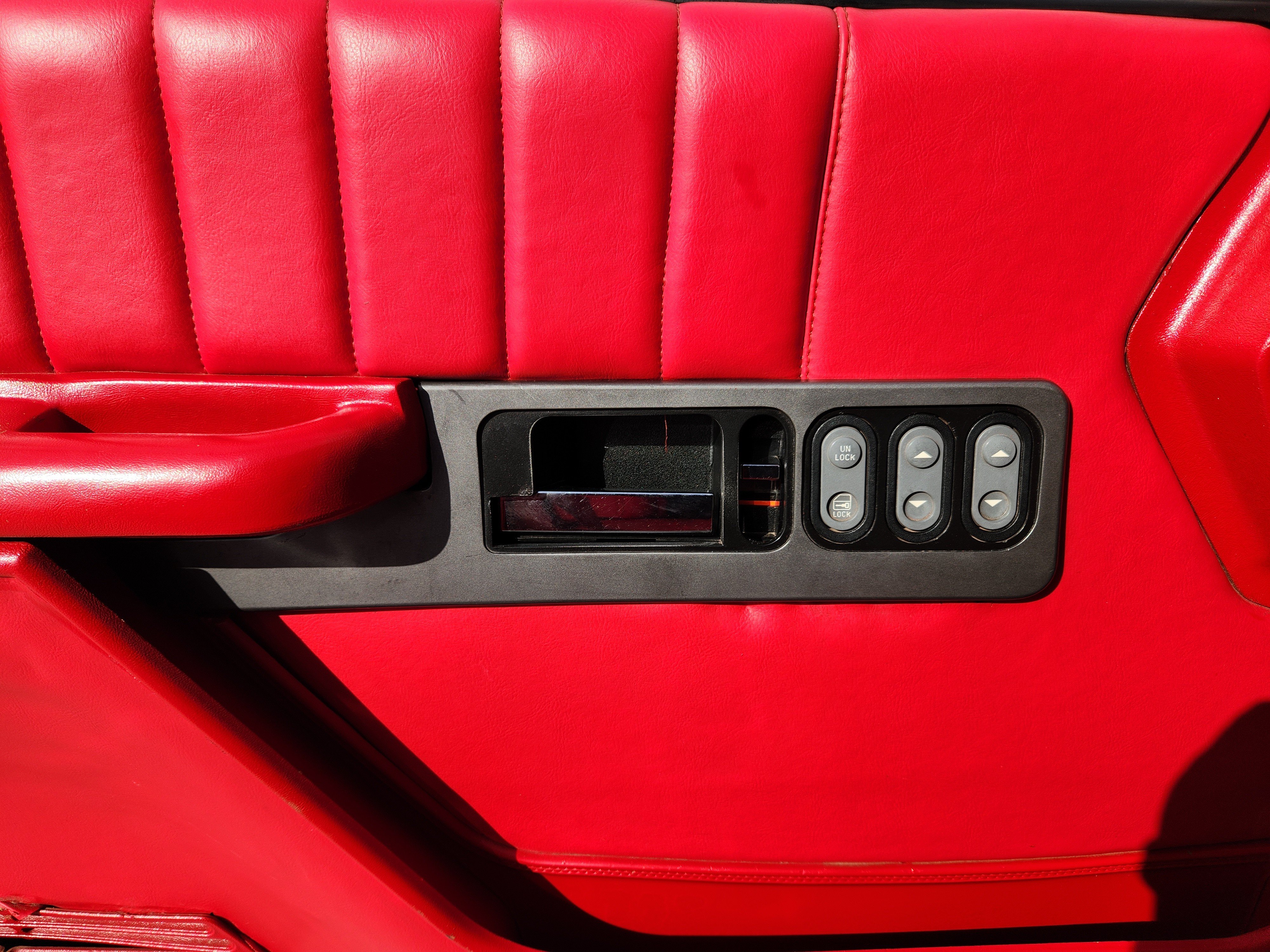 Used 1990 Red Chevrolet REG CAB 2WD 133WB image 22
