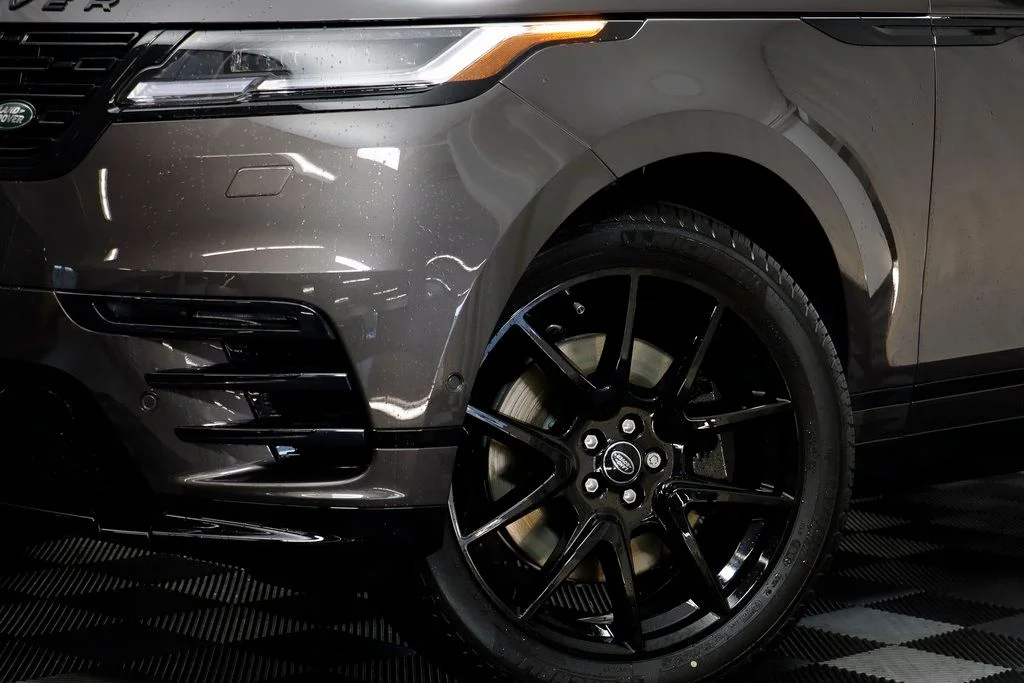 New 2026 Gray Land Rover Dynamic SE image 4