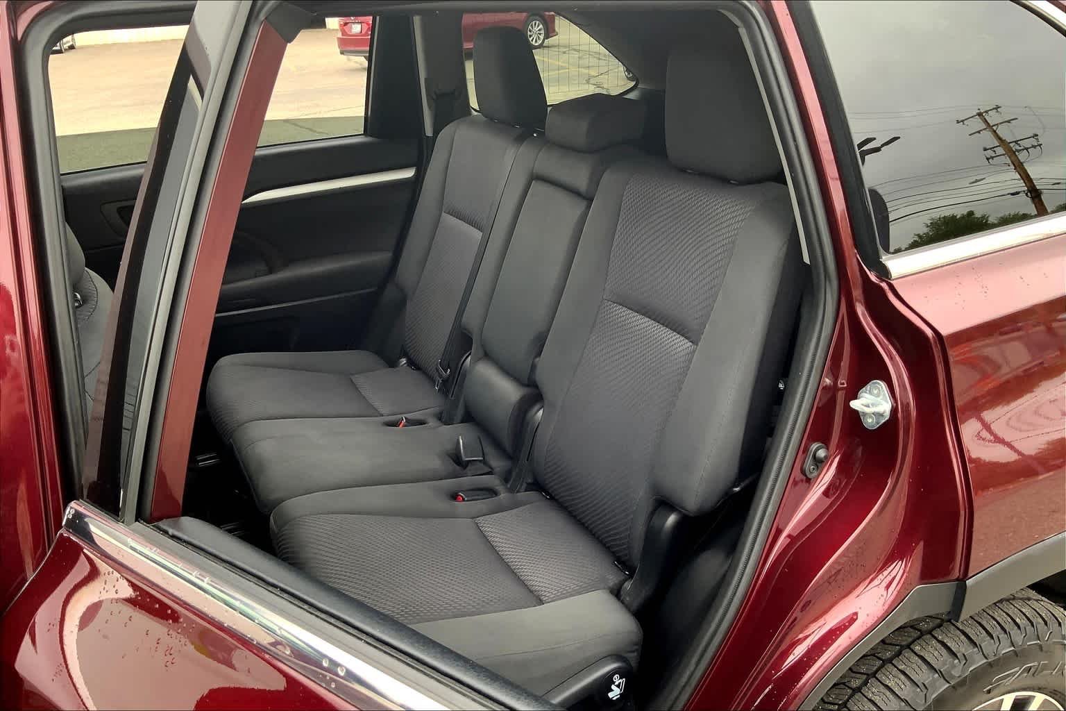 Used 2019 Ooh La La Rouge Mica Toyota LE image 17