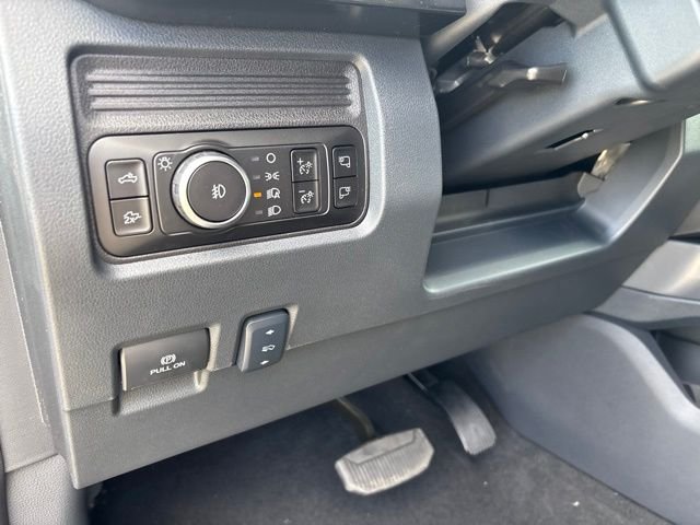 New 2026 Glacier Gray Metallic Tri-Coat Ford F-350® Lariat® image 51