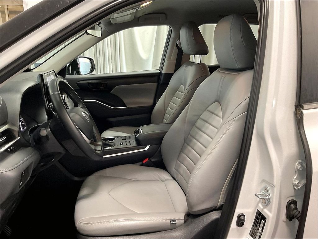 Used 2023 Beige Toyota LE image 10