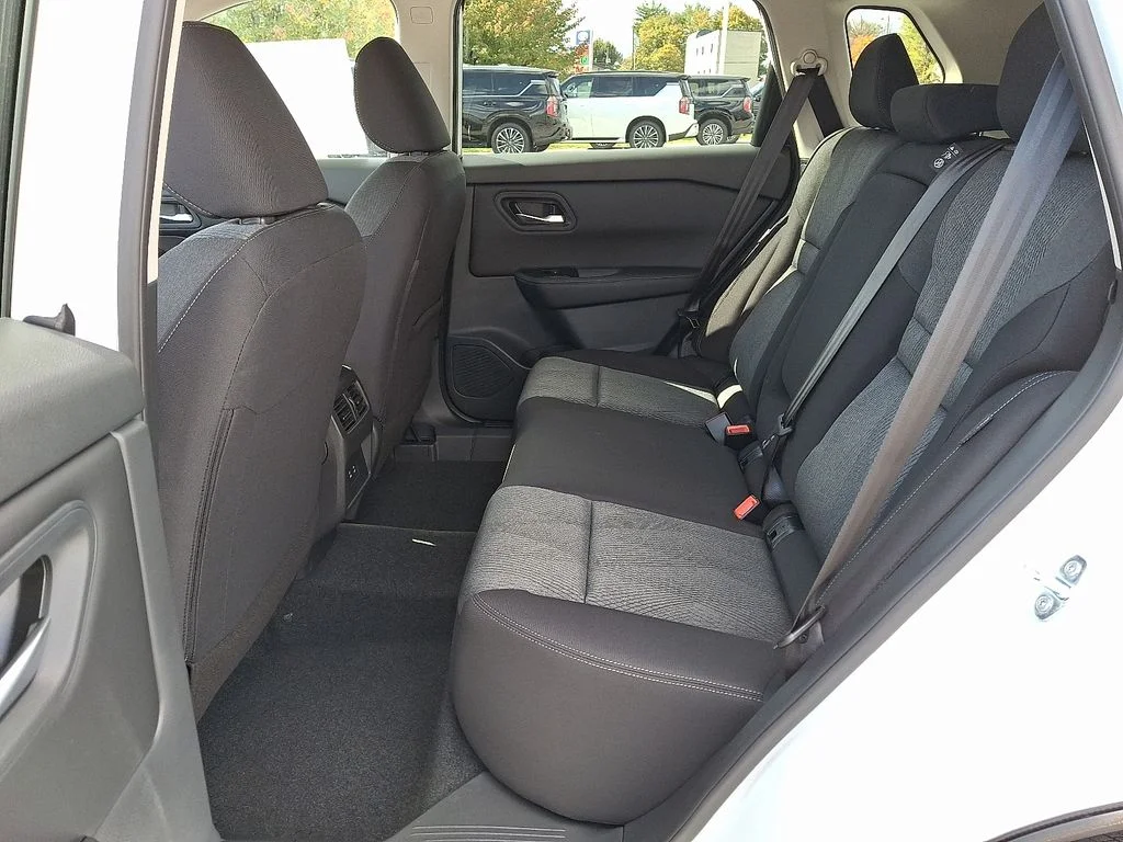 2026 Nissan Rogue SV - Photo 6
