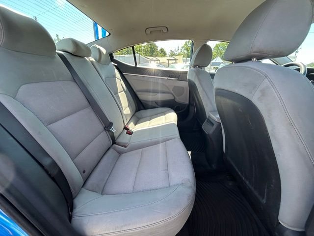 Used 2017 Blue Hyundai SE image 6