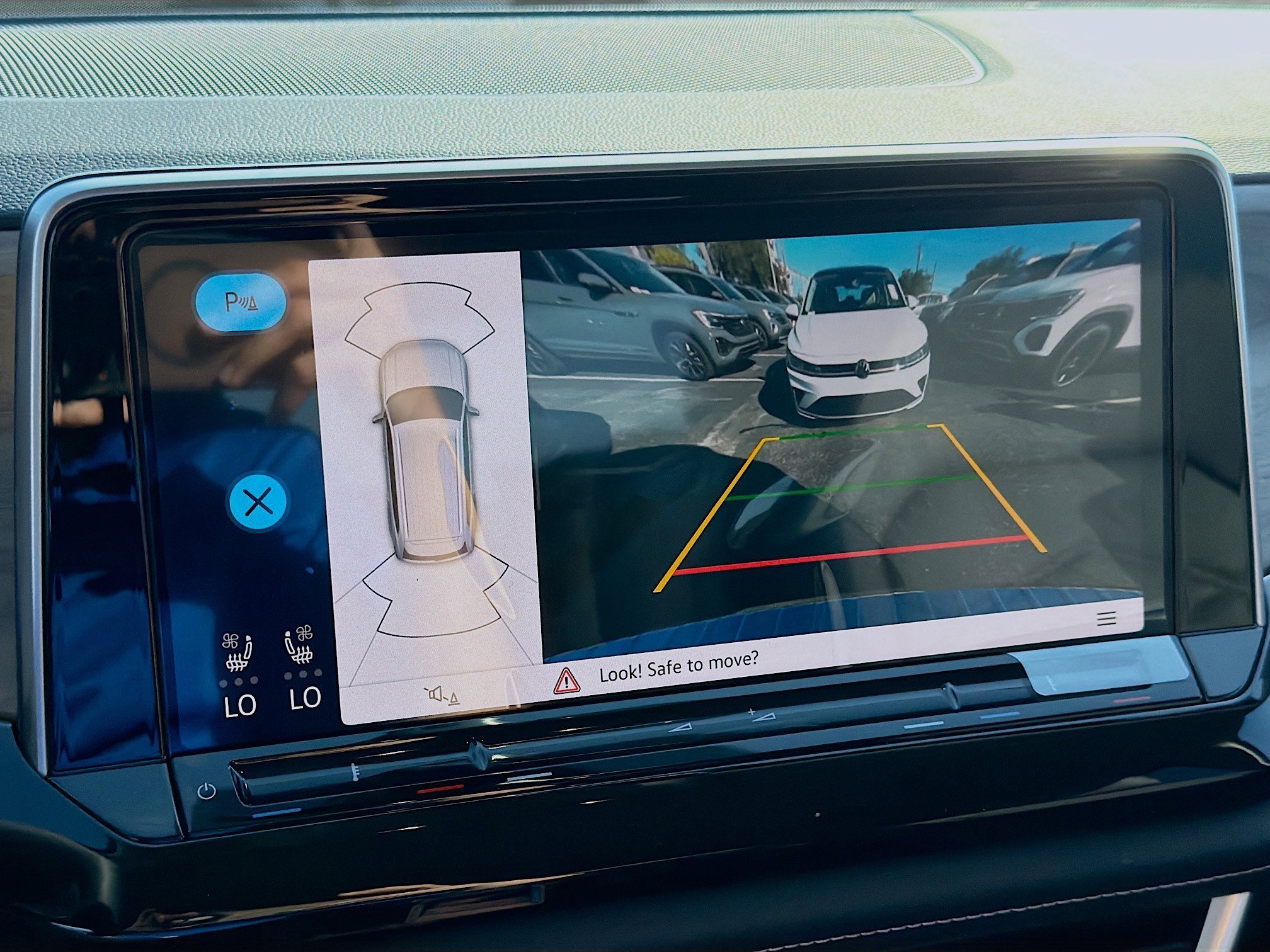 2026 Volkswagen Atlas SE w/Tech - Photo 13
