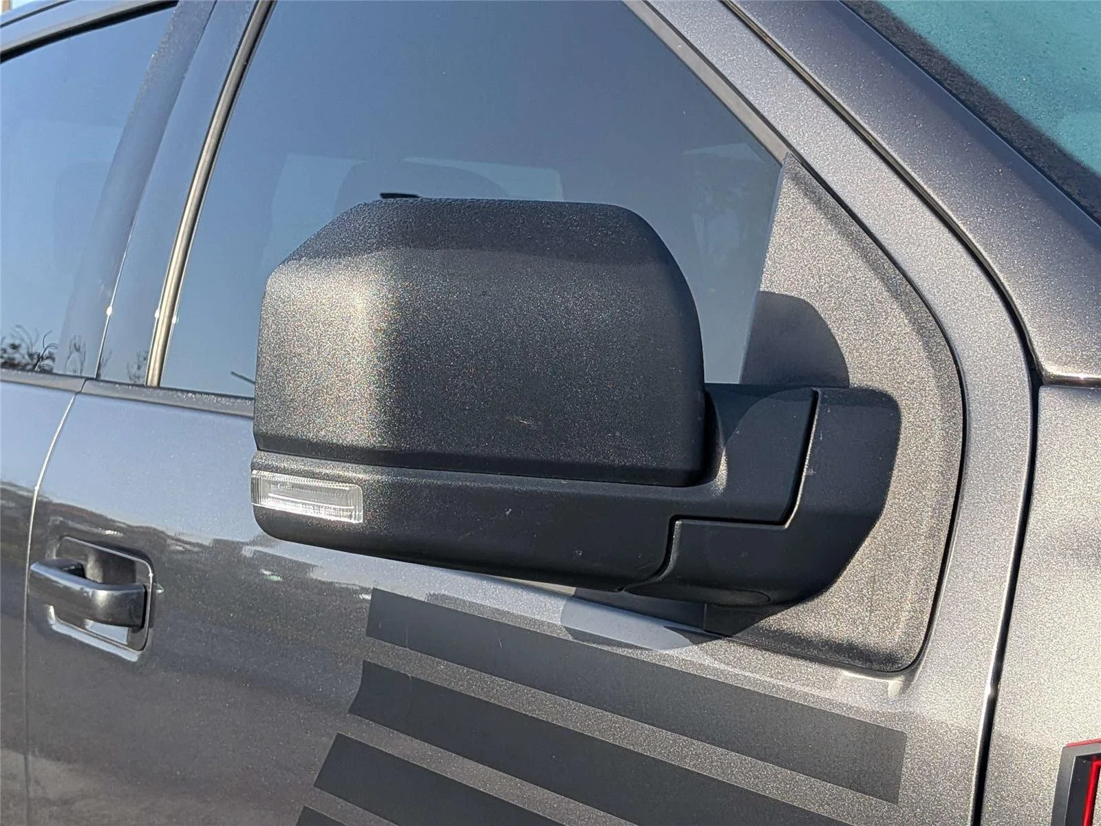 Used 2018 Gray Ford XLT image 10