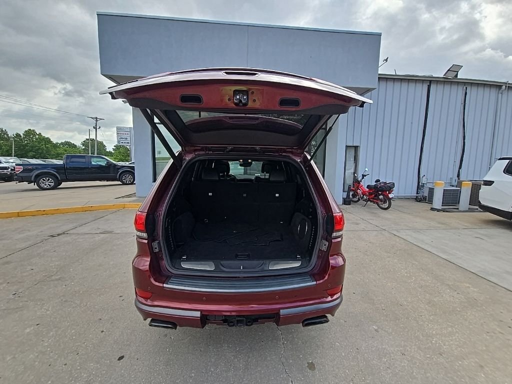 Used 2019 Red Jeep Overland image 19
