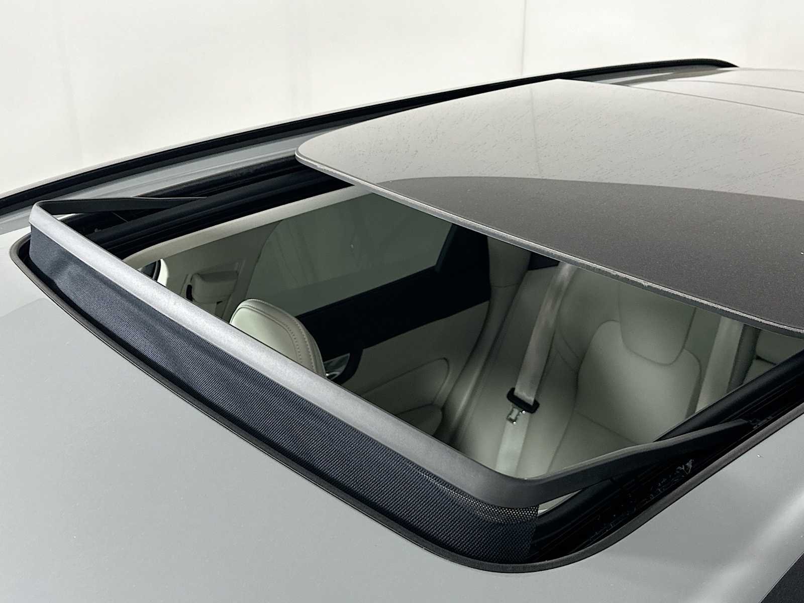 New 2026 Vapour Grey Volvo Ultra image 19