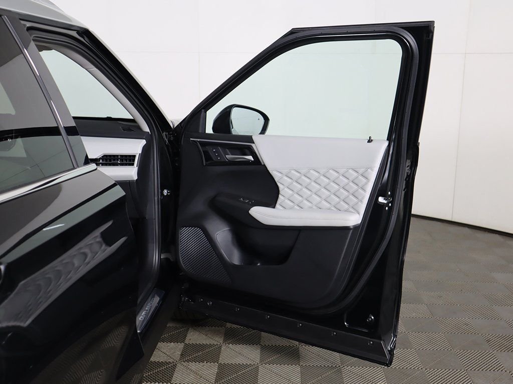 2025 Mitsubishi Outlander Plug-in Hybrid Platinum Edition - Photo 26