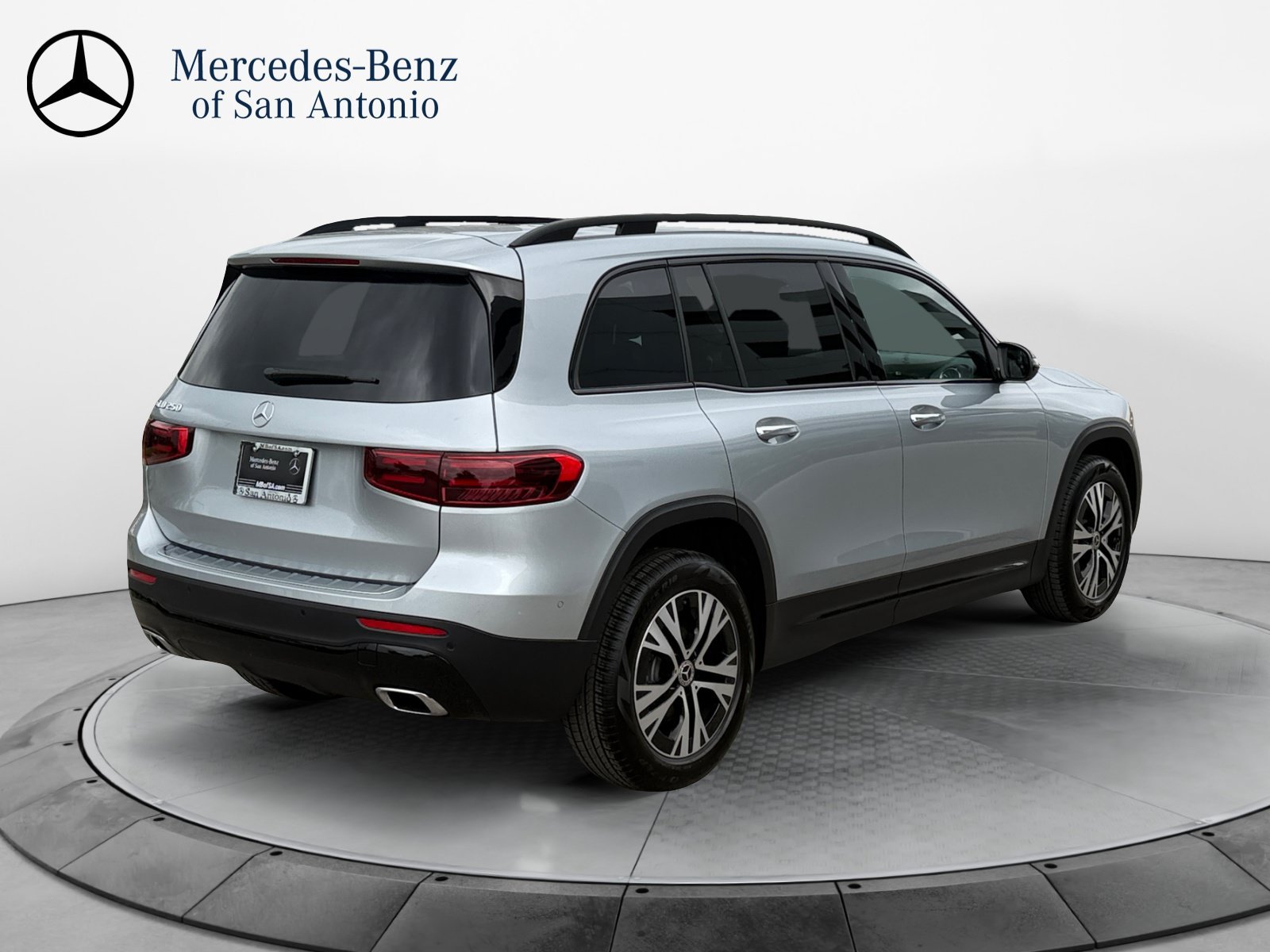 New 2026 Cirrus Silver Metallic Mercedes-Benz GLB 250 image 32