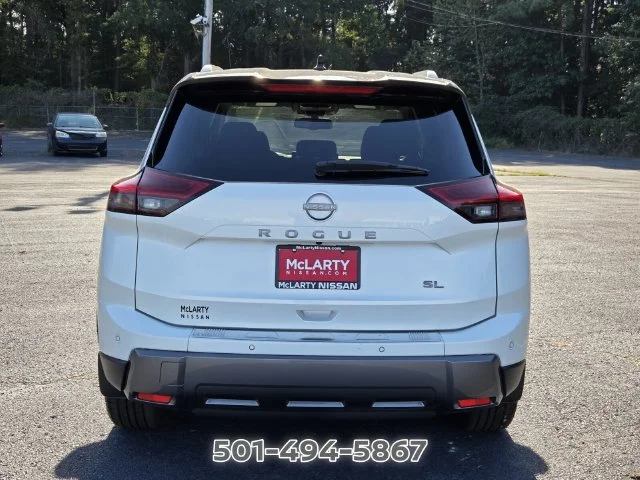 Used 2024 White Nissan SL image 4