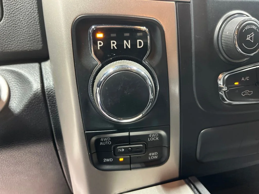 Used 2017 Brilliant Black Crystal Pearlcoat Ram Big Horn image 29
