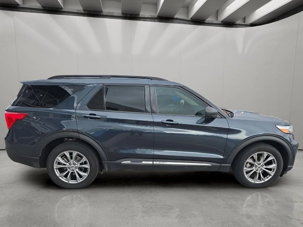 Used 2022 Stone Blue Metallic Ford XLT image 7