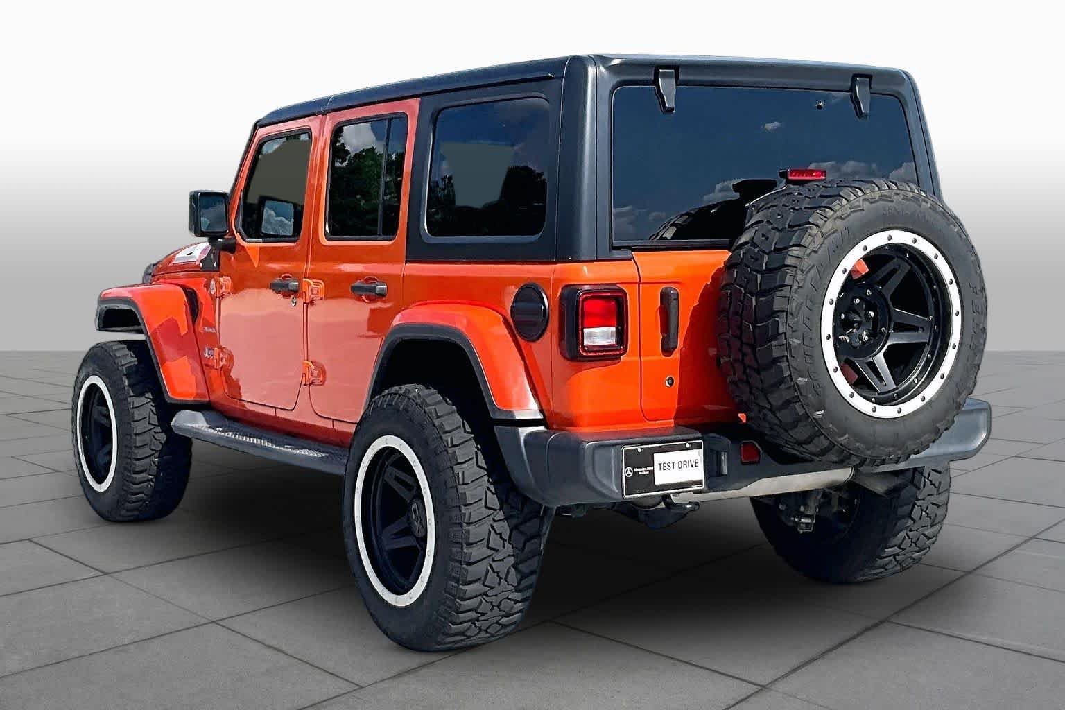 Used 2019 Punkn Metallic Clear Coat Jeep Sahara image 11