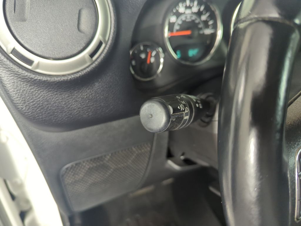 Used 2018 White Jeep Unlimited Sahara image 19