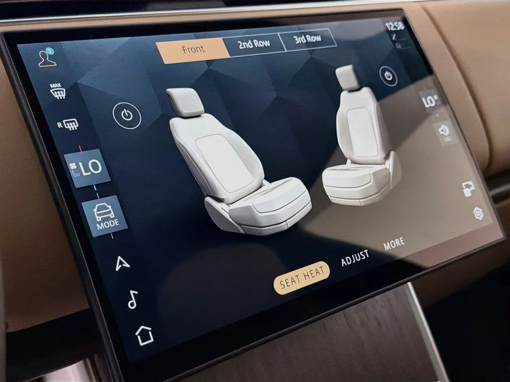 New 2026 Fuji White Land Rover SE 7 Seats image 21
