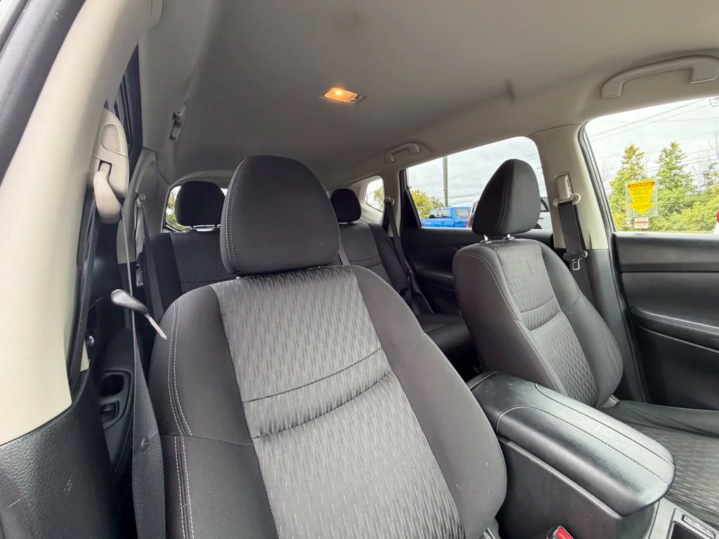 Used 2020 Gray Nissan SV image 39