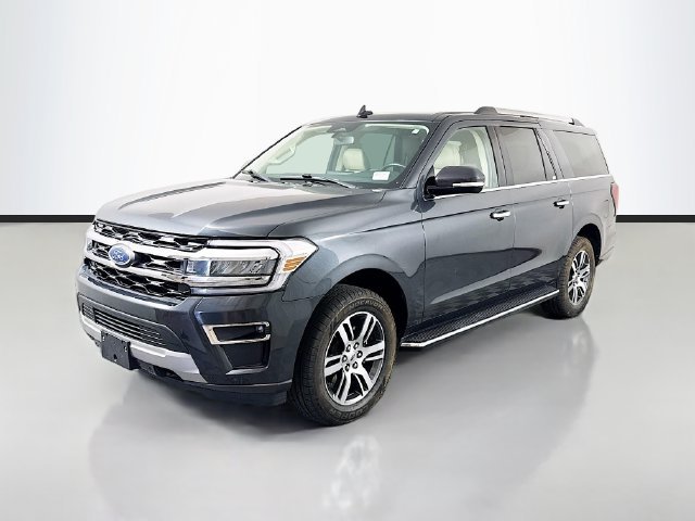 Used 2022  Ford Limited image 3