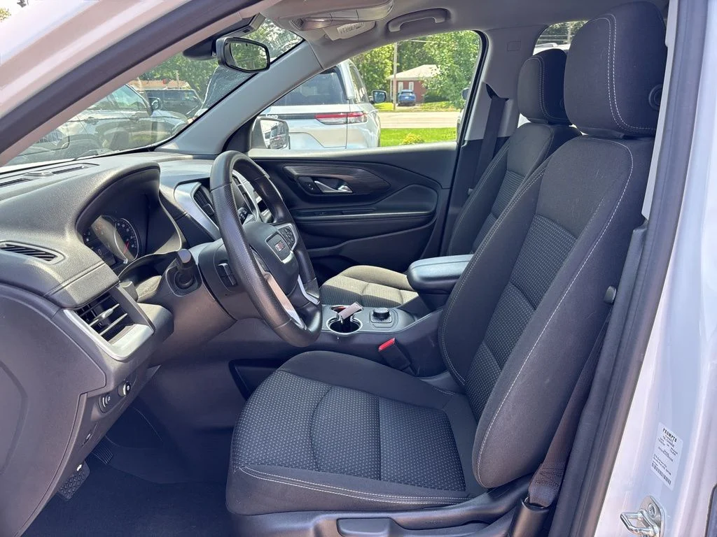 Used 2024 Summit White GMC SLE image 9