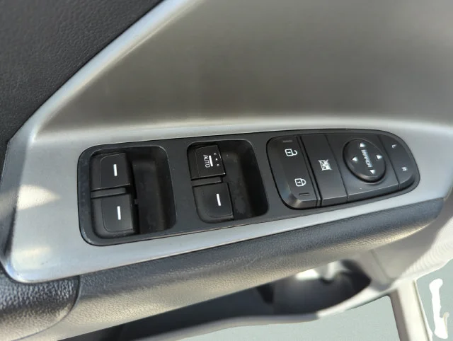 Used 2020 White Kia LX image 30