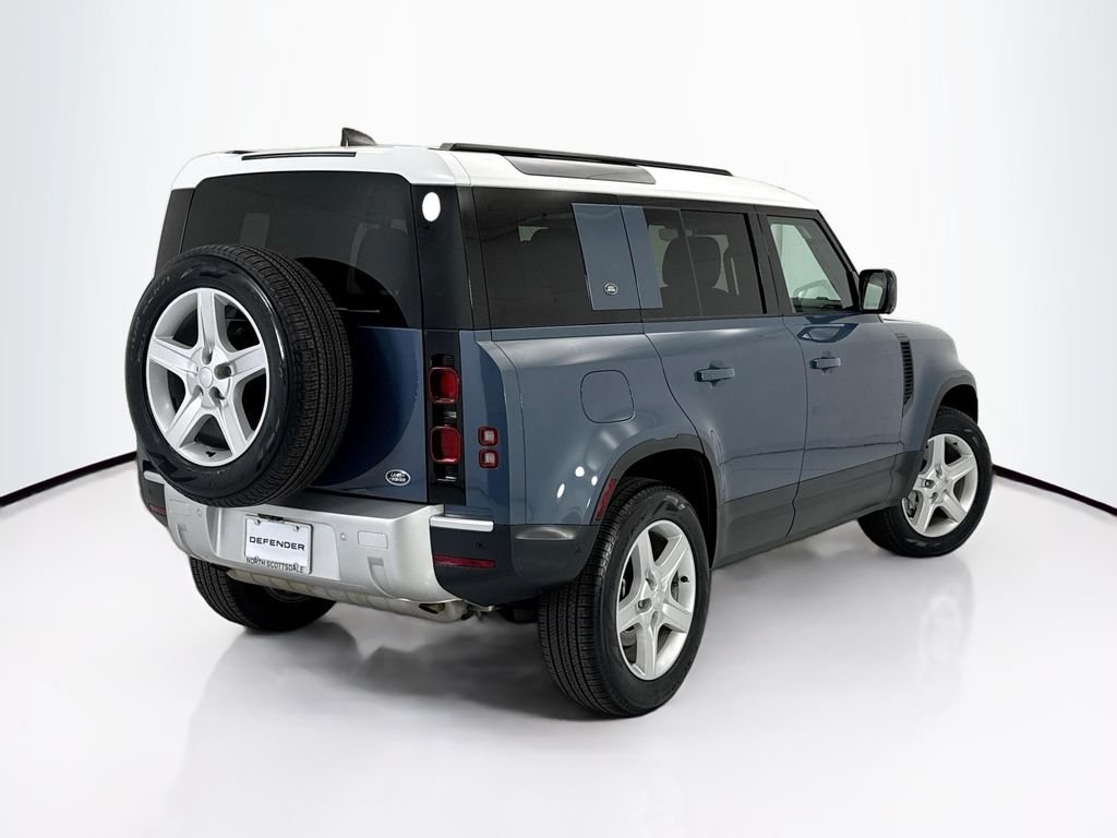 Used 2022 Tasman Blue Metallic Land Rover SE image 5