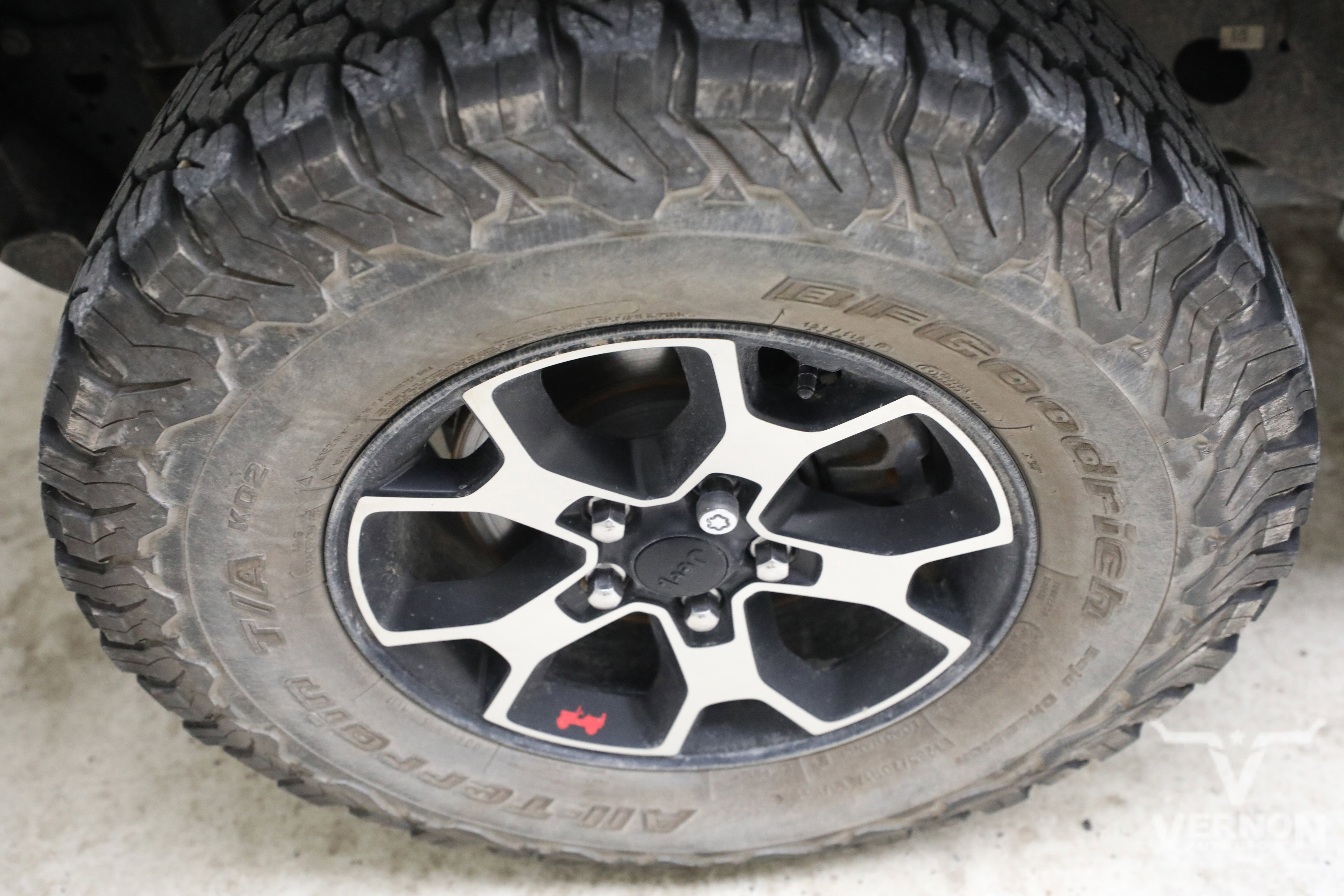 Used 2021 Bright White Clearcoat Jeep Y image 10