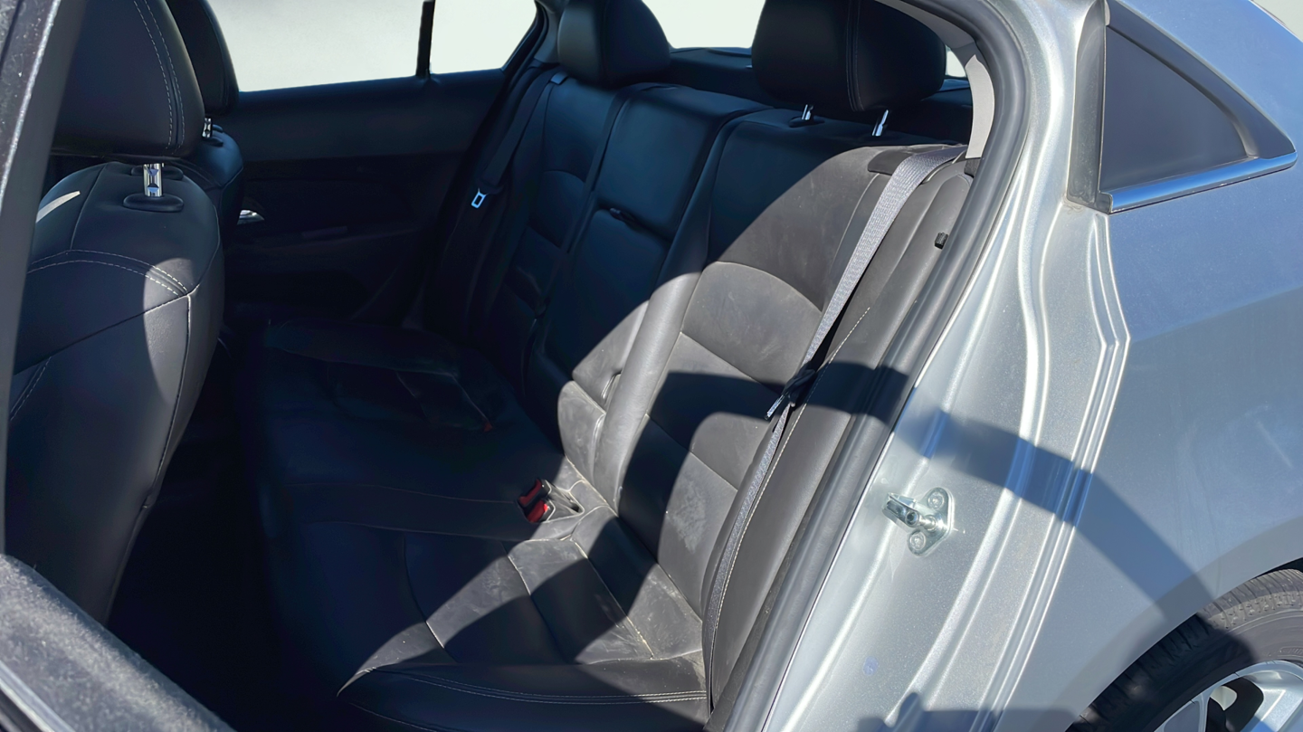 Used 2016 Silver Chevrolet 2LT image 10