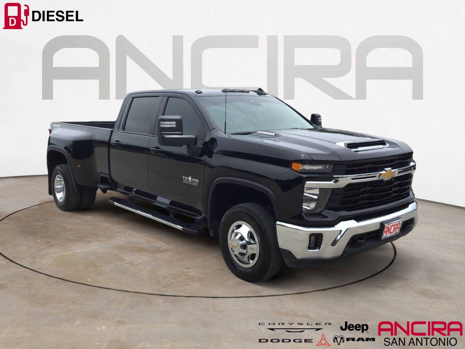 2024 Chevrolet Silverado HD LT 4WD Crew Cab Long Box DRW's photo