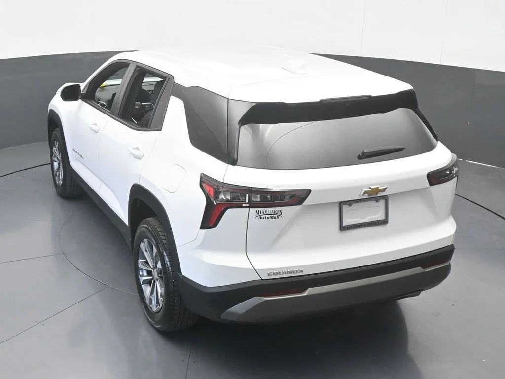 Used 2025 Summit White Chevrolet LT image 53