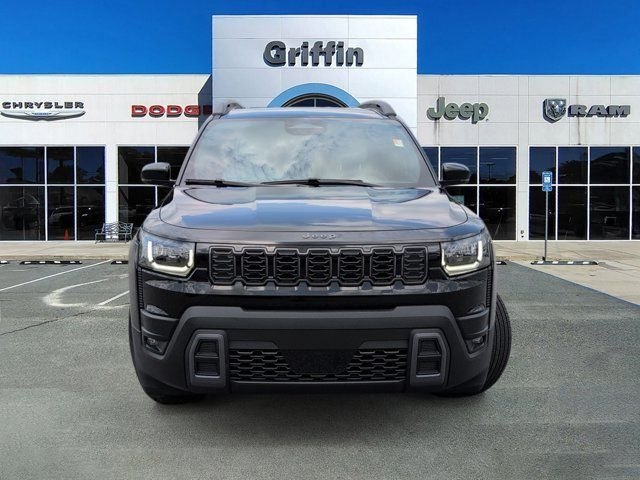 New 2026 Diamond Black Crystal Pearl-Coat Exterior Paint Jeep Limited image 12
